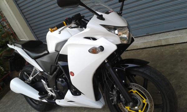 ** CBR 250i ABS เครื่องดี สภาพดี อายุรถปีกว่าๆ **