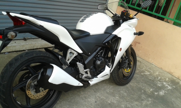 ** CBR 250i ABS เครื่องดี สภาพดี อายุรถปีกว่าๆ **