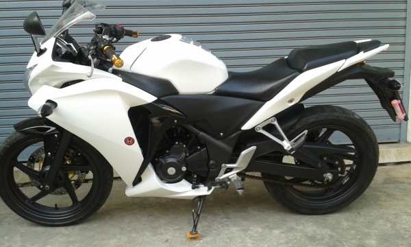 ** CBR 250i ABS เครื่องดี สภาพดี อายุรถปีกว่าๆ **