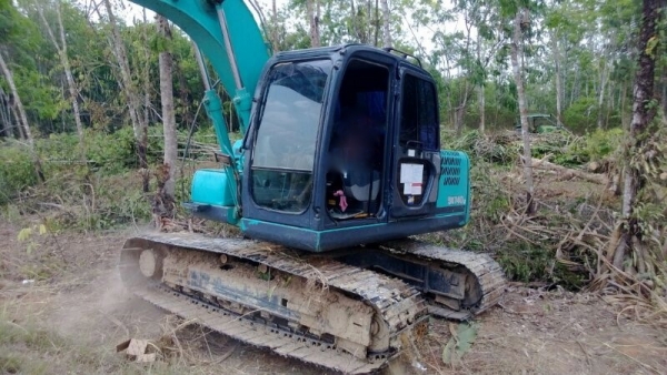 รถแบคโฮ KOBELCO  SK - 140   สนใจติดต่อ  081 - 6079515