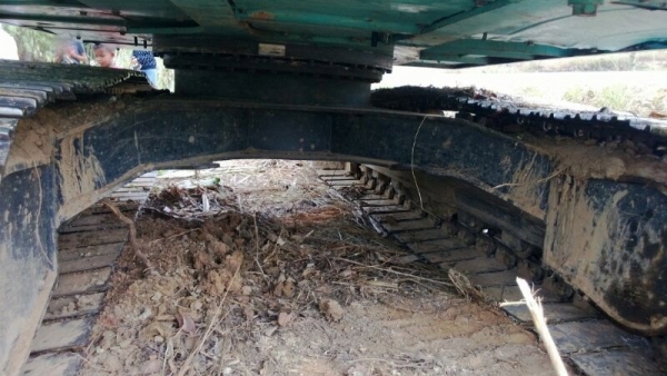 รถแบคโฮ KOBELCO  SK - 140   สนใจติดต่อ  081 - 6079515