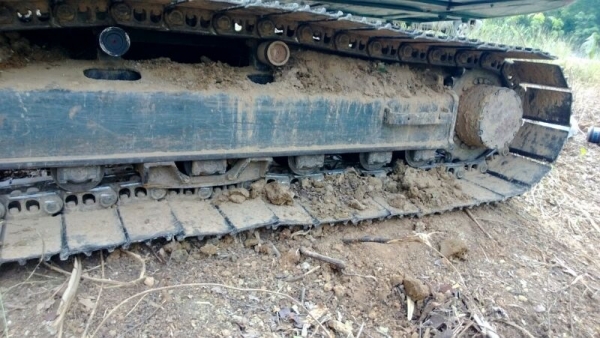 รถแบคโฮ KOBELCO  SK - 140   สนใจติดต่อ  081 - 6079515