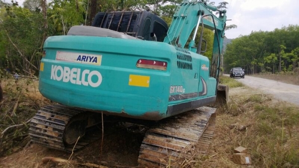 รถแบคโฮ KOBELCO  SK - 140   สนใจติดต่อ  081 - 6079515
