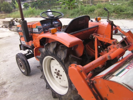 รถไถยี่ห้อHinomotoดีเซล3สูบเพลามีเกียร์สโวล์3เกียร์สภาพพร้อมใช้งานตรวจเช็คทำความสะอาดเรียบร้อยเเล้วเก่านอกแท้ขนาด18เเรงราคา 68,000บาทhttp://www.youtube.com/watch?v=aTcacl4QrFs