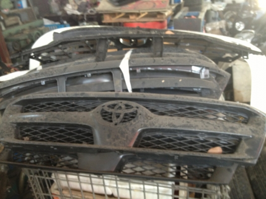 ขายกระจังหน้าวีโก้ ตัวแรก สมาร์ท และแช้มป์ อ่านรายละเอียดด้านในครับ ขายกระจังหน้าวีโก้ ตัวแรก สมาร์ท และแช้มป์ อ่านรายละเอียดด้านในครับ