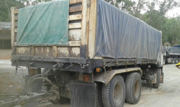 รถมิตซู 10 ล้อดั้ม 220 แรงม้า. ปี 38  ( ขายแม่,ลูก )   สนใจติดต่อ 081 - 6079515