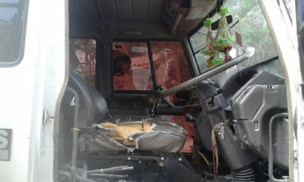 รถมิตซู 10 ล้อดั้ม 220 แรงม้า. ปี 38  ( ขายแม่,ลูก )   สนใจติดต่อ 081 - 6079515