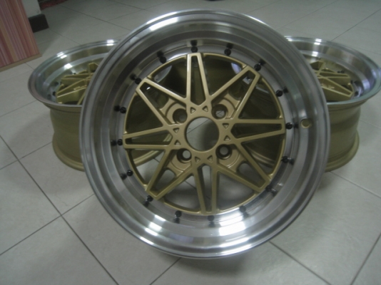 ขายล้อแม็กมือ2 ลาย equip 03 15"x8" et25 4h100 สีทองขอบเงา ทำสีใหม่ ไม่มีซ่อมครับ งาน stance wheels  สนใจติดต่อเล็กคลองสามครับ (081-3747940)