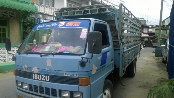 ISUZU NKR57L 6ล้อกระบะรั้ว 100แรง ปี*38 เกียร์สั้น รถสวยมาก สีเดิมๆหัวเดิม ยาง คัสซีสวย... ISUZU NKR57L 6ล้อกระบะรั้ว 100แรง ปี*38 เกียร์สั้น รถสวยมาก สีเดิมๆหัวเดิม ยาง คัสซีสวย...