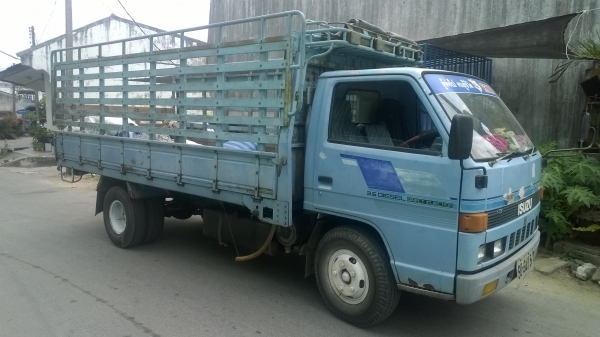 ISUZU NKR57L 6ล้อกระบะรั้ว 100แรง ปี*38 เกียร์สั้น รถสวยมาก สีเดิมๆหัวเดิม  ยาง คัสซีสวย...