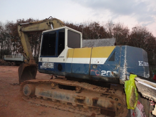 KOMATSU PC200-5