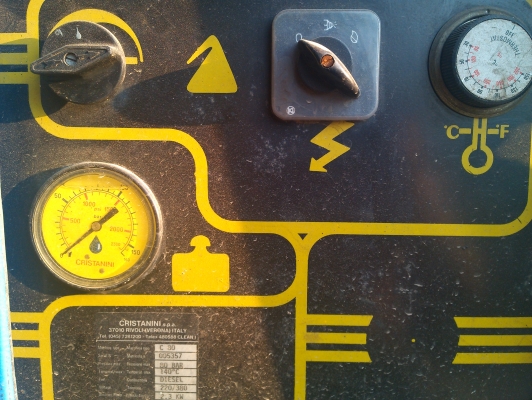 เครื่องฉีดน้ำร้อนแรงดันสูง