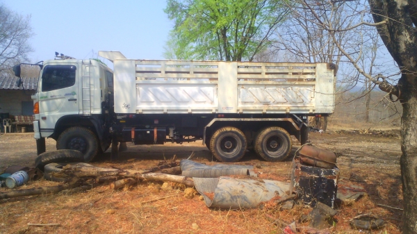 สิบล้อ HINO FM 1A 330 แรง รถปี 54 ไมล์ 70,xxx Km.รถสวยเฉียบ ลดราคาพิเศษเหลือเพียง 2,350,000 บาท.