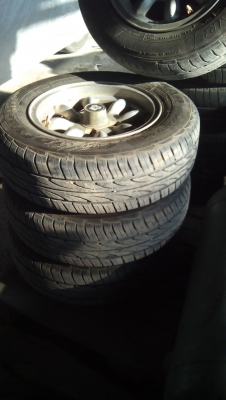 ขายกล้วยพร้อมยาง R13   4รู114