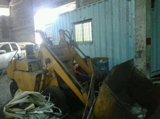 ขายรถตักพร้อมใช้งานถูกๆ