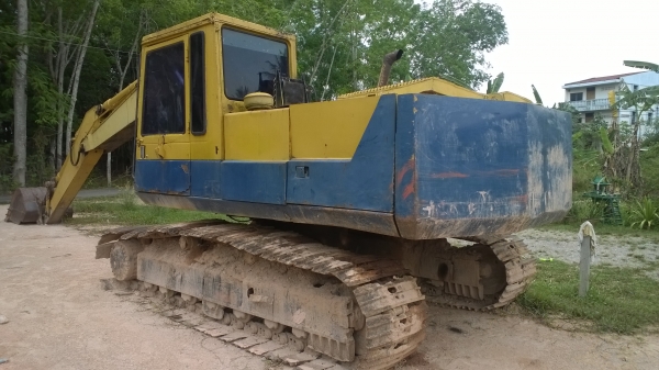 pc200-3 คอนโทนสั้น รถแห้งทั้งคันไม่มีเยิ้ม เอวแน่น เครื่องแน่น ปั้มแน่น รถแรงดีไม่โหลด..