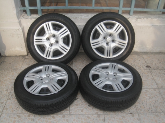 ขายกะทะล้อป้ายแดง city 15" 4h100 ยาง Bridgestone turanza er370 175/65r15 ยางผลิตสัปดาห์ที่ 41 ปี 13 ตุ่มและสีที่หน้ายางมีทุกเส้นครับ  สนใจติดต่อเล็กคลองสามครับ (081-3747940)