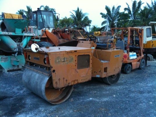 รถบดสั่นสะเทือน 3ตันsakai