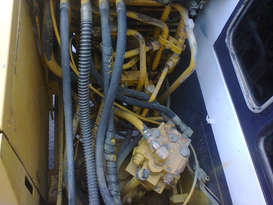 ขาย  KOMATSU PC-60-5