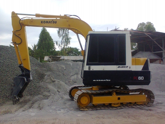 ขาย  KOMATSU PC-60-5