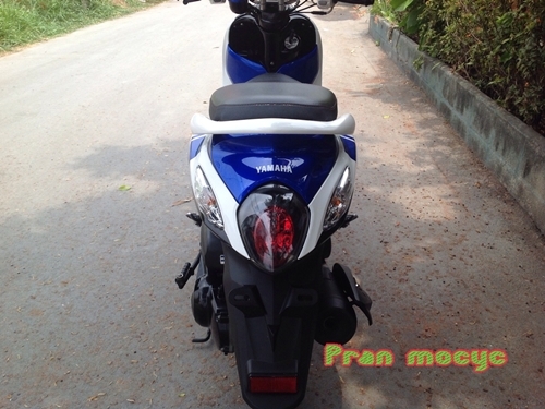 ขายรถมอเตอร์ไซค์มือสองyamaha fino fiสีขาวน้ำเงินดำ ปี2556