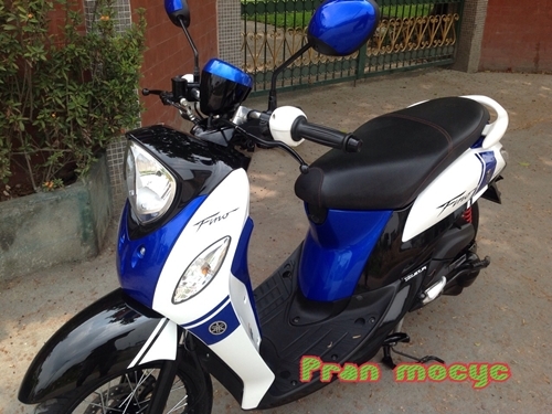 ขายรถมอเตอร์ไซค์มือสองyamaha fino fiสีขาวน้ำเงินดำ ปี2556