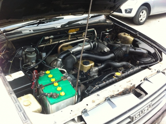 ขาย ISUZU ปี2002 ตู้เเห้ง สภาพดี เครื่อง 2500 Turbo คัสซีสวยจัด