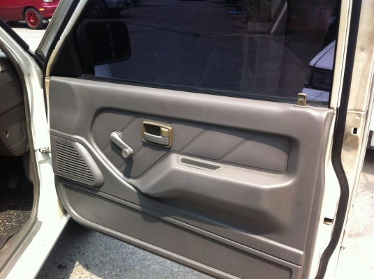 ขาย ISUZU ปี2002 ตู้เเห้ง สภาพดี เครื่อง 2500 Turbo คัสซีสวยจัด