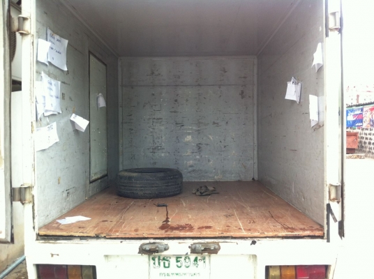 ขาย ISUZU ปี2002 ตู้เเห้ง สภาพดี เครื่อง 2500 Turbo คัสซีสวยจัด