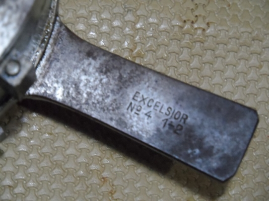 ลดราคาไปเลยครับ ขายๆๆมือดายเกลียว เยอร์มัน ขนาน1-2 นิ้วครับ