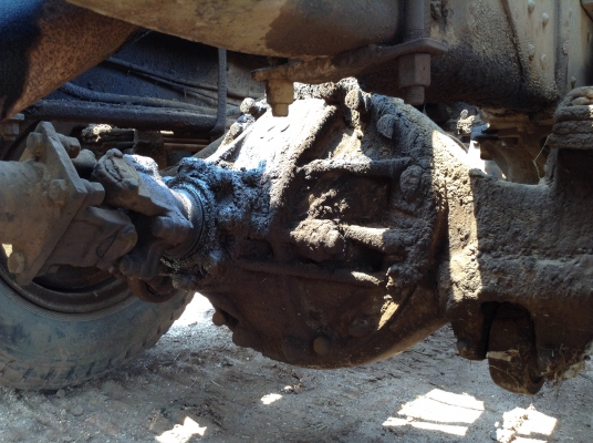 ขายเทเลอร์ 10 ล้อหัวยาวเพลาเดียว เครื่อง HO7C 180 แรงม้า เกียร์ HO ช่วงล่างร็อคเล็กลูกหมากร้อย พวงมาลัยพาวเวอร์ ทะเบียนพร้อมโอน