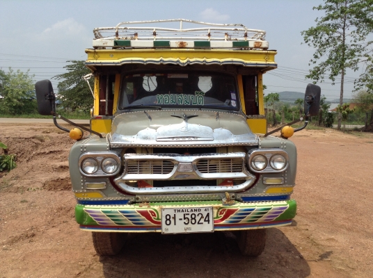 ขายเทเลอร์ 10 ล้อหัวยาวเพลาเดียว เครื่อง HO7C 180 แรงม้า เกียร์ HO ช่วงล่างร็อคเล็กลูกหมากร้อย พวงมาลัยพาวเวอร์ ทะเบียนพร้อมโอน