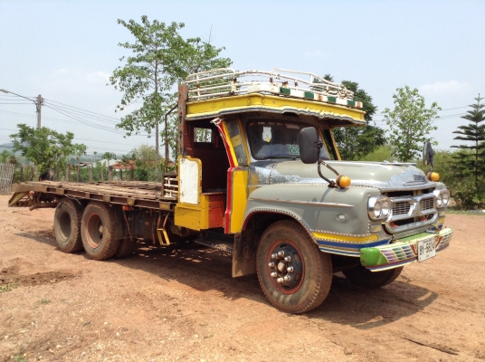 ขายเทเลอร์ 10 ล้อหัวยาวเพลาเดียว เครื่อง HO7C 180 แรงม้า เกียร์ HO ช่วงล่างร็อคเล็กลูกหมากร้อย พวงมาลัยพาวเวอร์ ทะเบียนพร้อมโอน