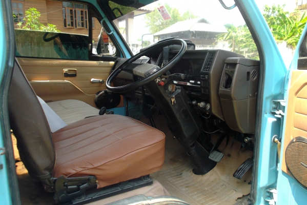 ISUZU NKR 88แรง ปี33 ยกหัวได้ ISUZU NKR 88แรง ปี33 ยกหัวได้