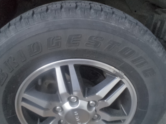 ขายยางรถยนต์ BRIGESTONE 245/70R16 ปี 2009  4 เส้น ราคา 5000 บาท