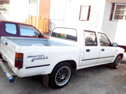 ขายรถกระบะ 4 ประตู TOYOTA