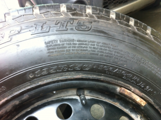 ขายยาง ดันลอป 195R15C พร้อมกระทะเหล็ก 5 รู ใส่มิตซูฯ 2 ล้อ