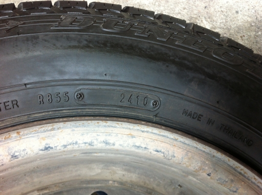 ขายยาง ดันลอป 195R15C พร้อมกระทะเหล็ก 5 รู ใส่มิตซูฯ 2 ล้อ