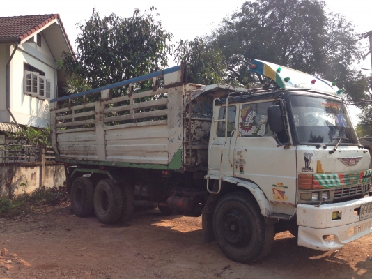 ขาย 10 ล้อ hino 725 เครื่อง EM100