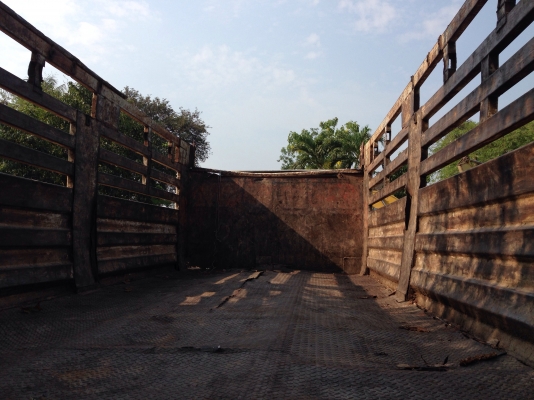 ขาย 10 ล้อ hino 725 เครื่อง EM100