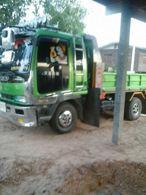 รถดั้มหกล้อisuzuเครื่อง195เบรคจิพฟี่เล่มทะเบียนพร้อม