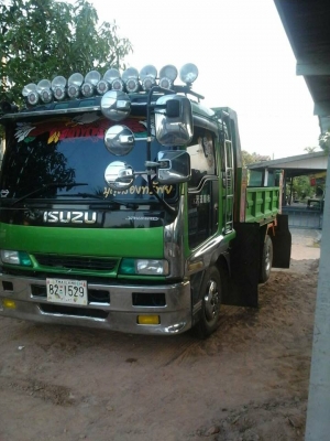 รถดั้มหกล้อisuzuเครื่อง195เบรคจิพฟี่เล่มทะเบียนพร้อม