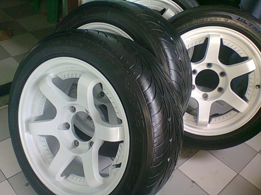 แม็กพร้อมยางขอบ 17 ครบชุด 4 เส้น