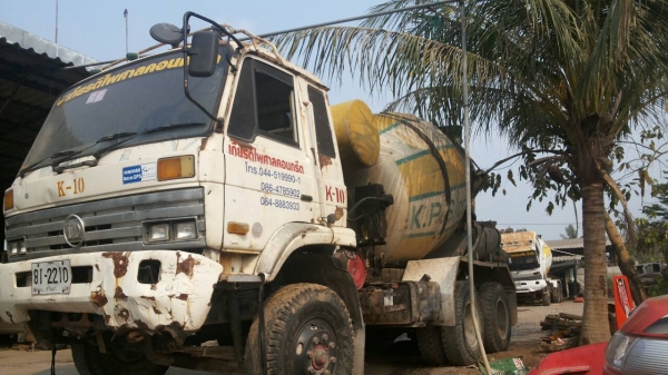 ขายรถโม่ปูนนิสสัน2คัน1400000 ขายรถโม่ปูนนิสสัน2คัน1400000