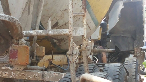 ขายรถโม่ปูนนิสสัน2คัน1400000 ขายรถโม่ปูนนิสสัน2คัน1400000