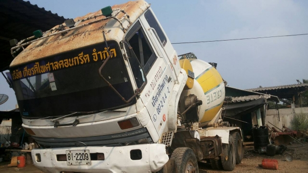 ขายรถโม่ปูนนิสสัน2คัน1400000 ขายรถโม่ปูนนิสสัน2คัน1400000