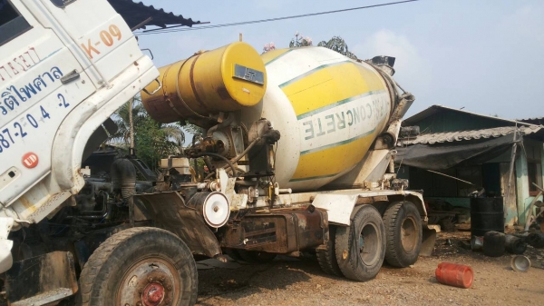 ขายรถโม่ปูนนิสสัน2คัน1400000 ขายรถโม่ปูนนิสสัน2คัน1400000