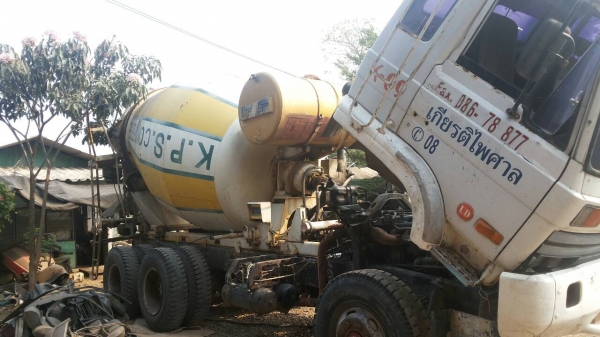 ขายรถโม่ปูนนิสสัน2คัน1400000 ขายรถโม่ปูนนิสสัน2คัน1400000