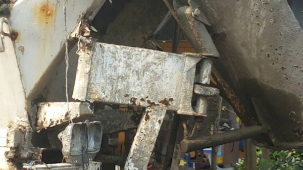 ขายรถโม่ปูนนิสสัน2คัน1400000 ขายรถโม่ปูนนิสสัน2คัน1400000