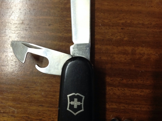 ขายมีด VICTORINOX ขนาด 9 ซม. อุปกรณ์ มากกว่า 10 ชนิด ตัวใหญ่ถูกมากๆ